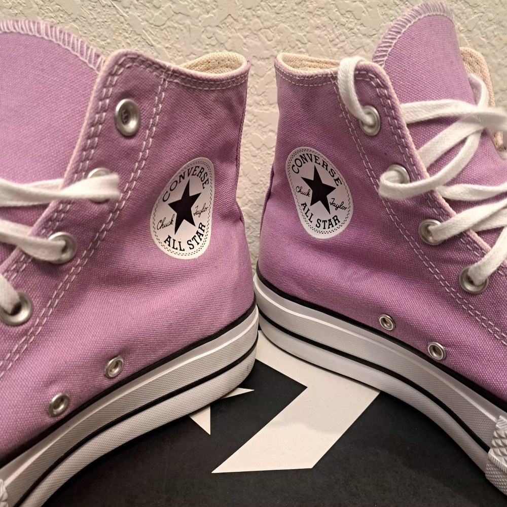 All Star Converse Rare Lilac High Top Women Sneaker Shoes US 9.5 - Picture 2 of 10